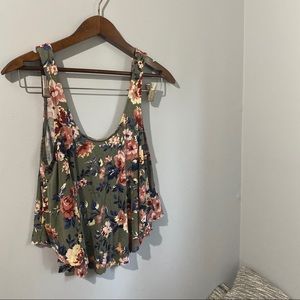flowy cropped tank🌸